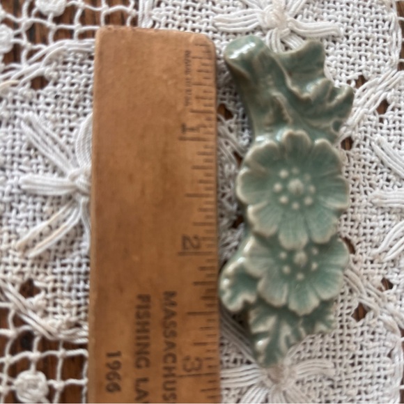 Green Pottery Flowers - Picture 3 of 6